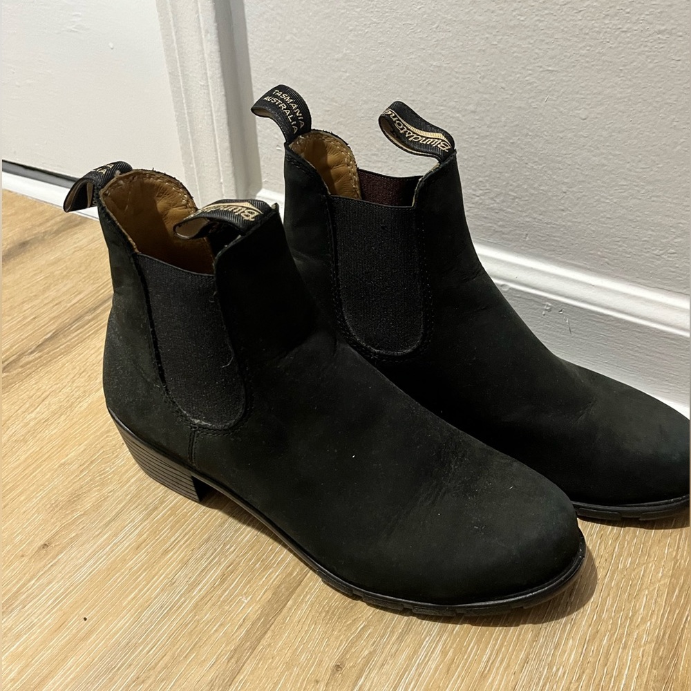 Black Women’s Blundstones. Size 10.5